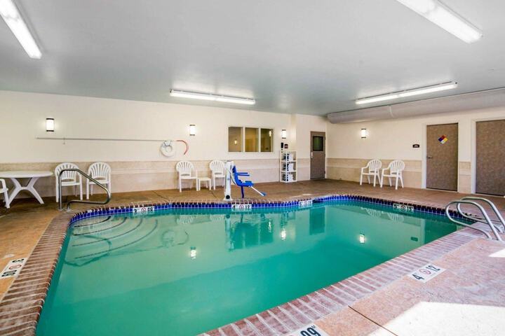 Pool 6 of 44