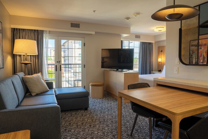 Room 48 of 80