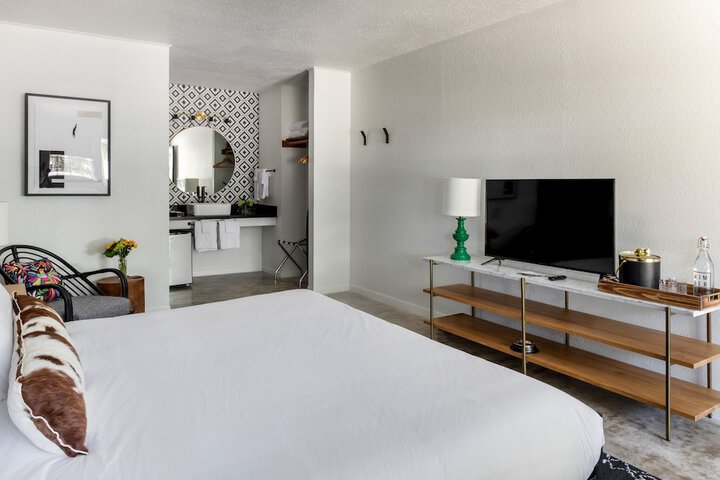 Room 34 of 68