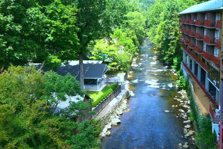 Baymont by Wyndham Gatlinburg on the River