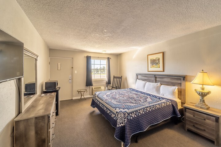 Room 18 of 33