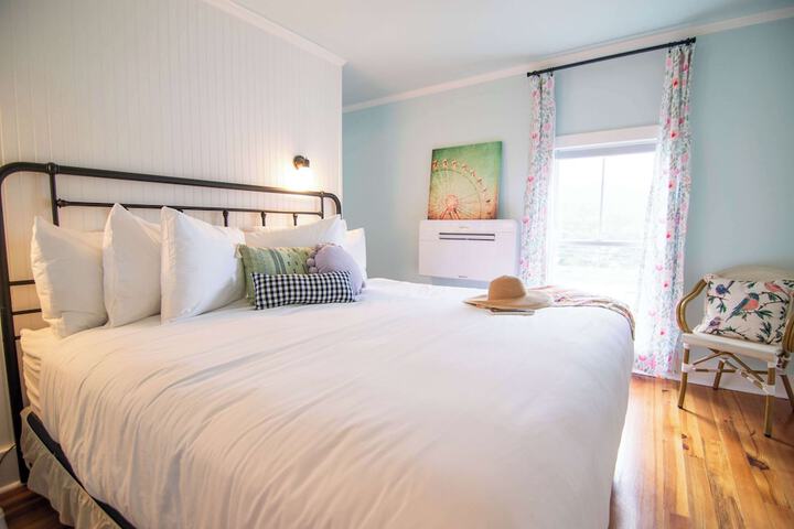Room 42 of 154