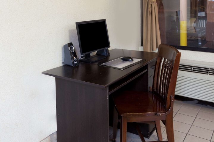 Business Center 27 of 28