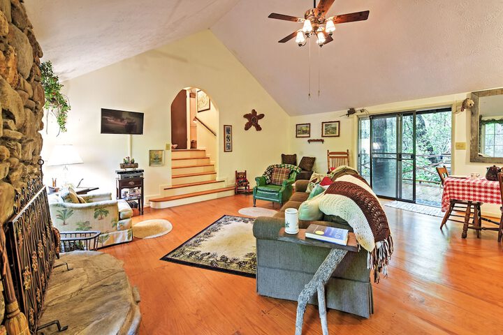 Creekside Cottage: Blue Ridge Mountain Escape!