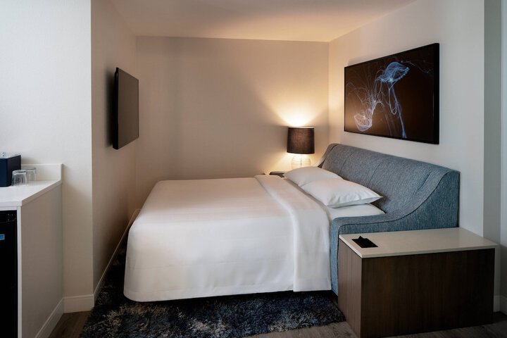 Room 25 of 57