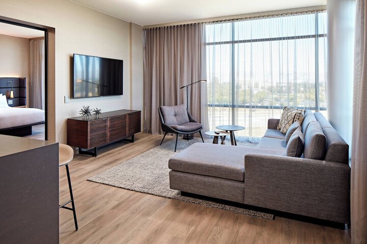 Room 42 of 61