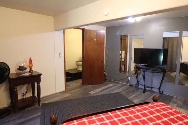 Room 25 of 35