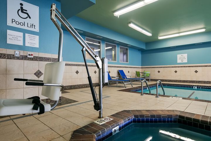 Holiday Inn Express & Suites Everett by IHG