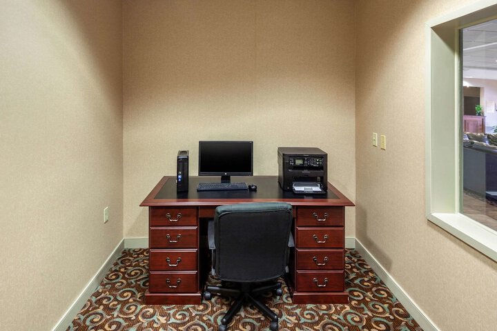 Business Center 39 of 39