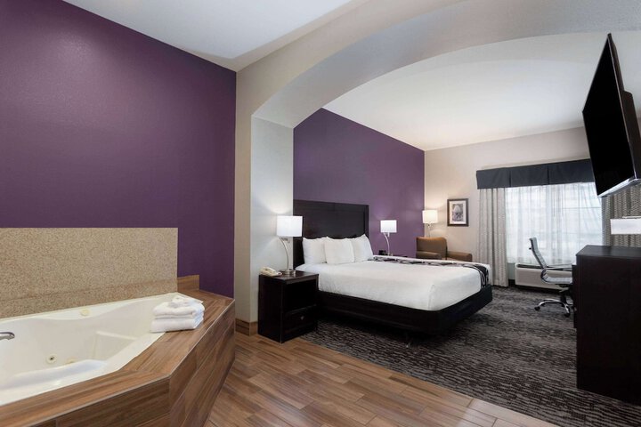 Room 28 of 49