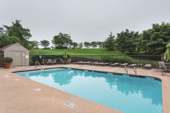 Pool 10 of 69