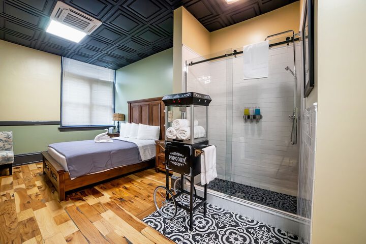 Room 173 of 223