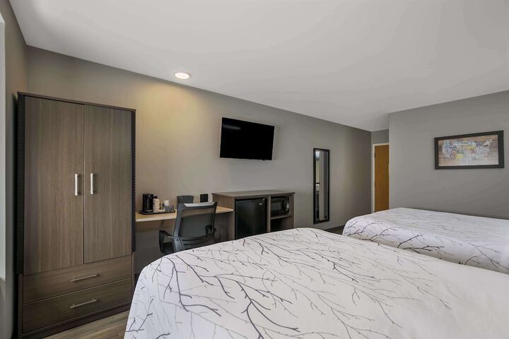 Room 15 of 34