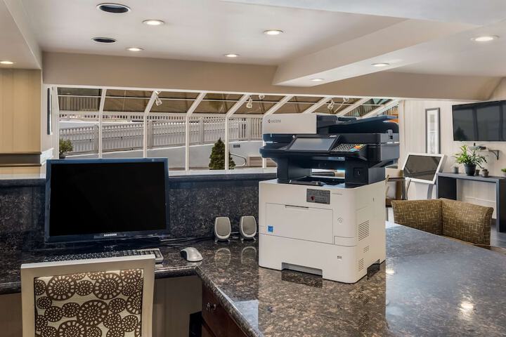 Business Center 40 of 40