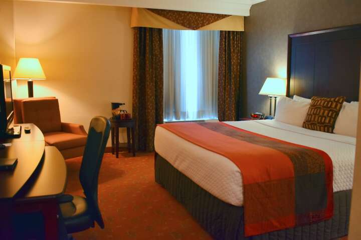 Room 10 of 25
