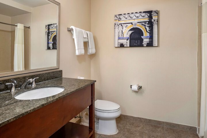 Room 20 of 35