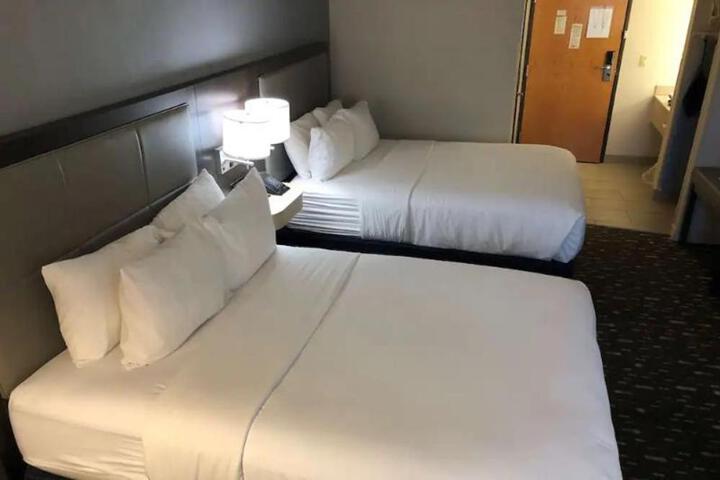 Country Inn & Suites by Radisson Auburn IN