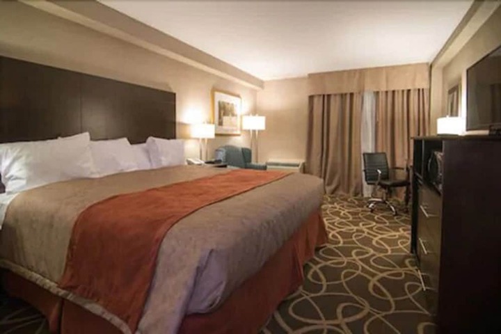 Room 4 of 15