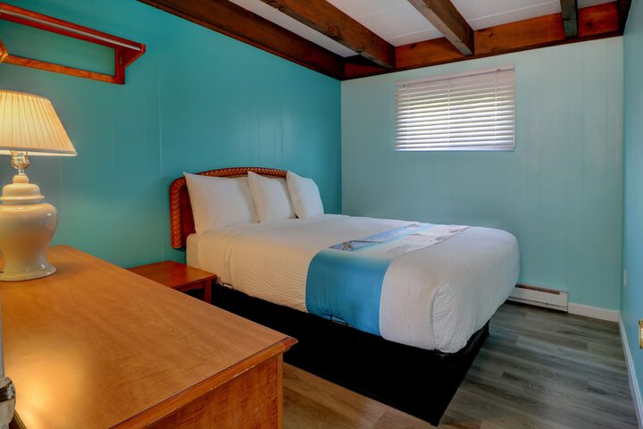 Room 16 of 38