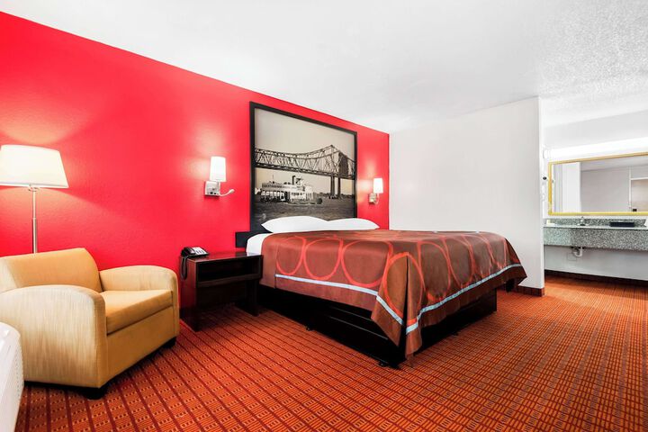 Room 14 of 33