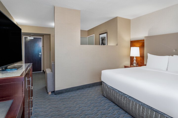 Room 52 of 75
