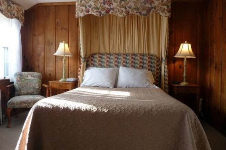 Room 78 of 104