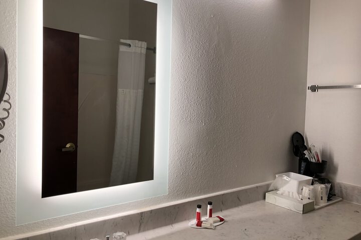 Room 16 of 35
