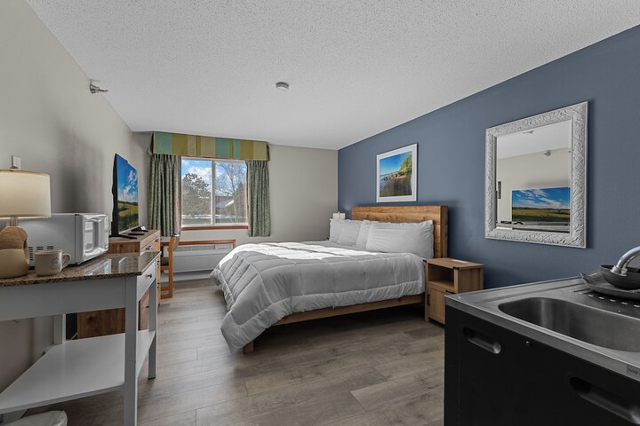 Nisswa Hotel and Suites