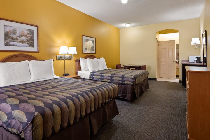 Room 7 of 13