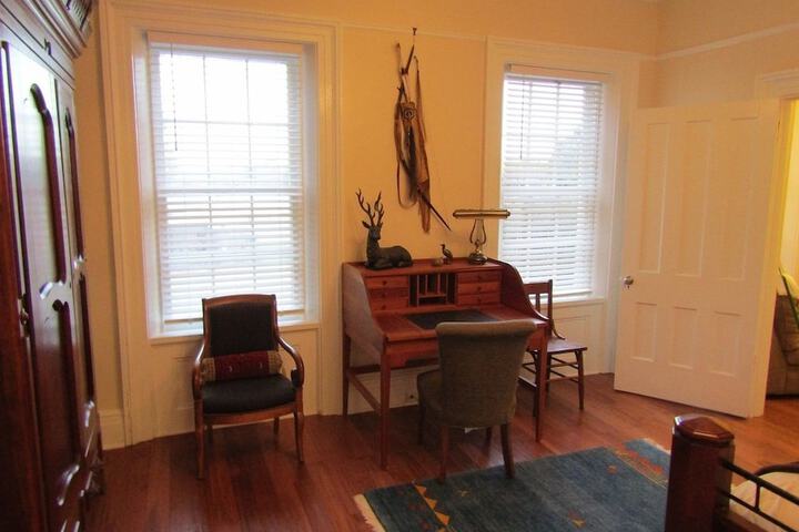 Room 6 of 32