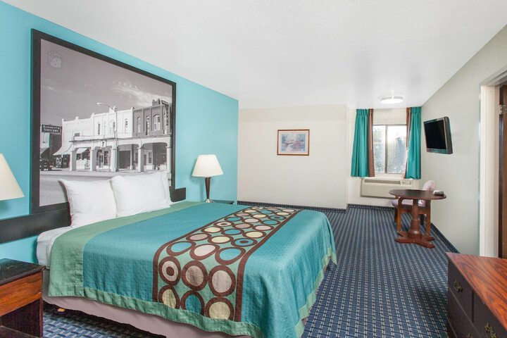 Super 8 by Wyndham Sallisaw