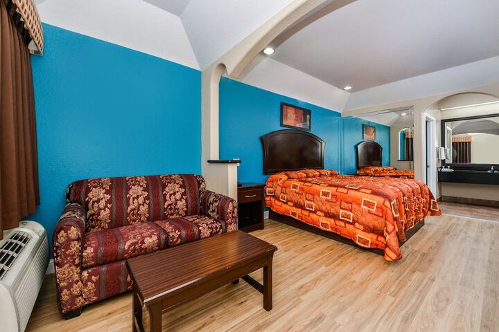 Room 18 of 29