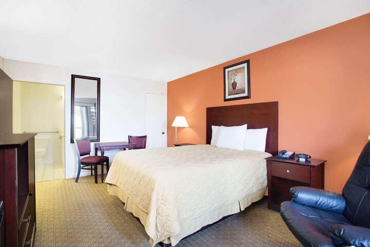 Super 8 by Wyndham Defuniak Springs