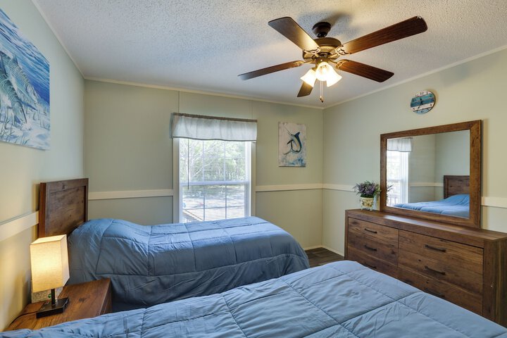 Charming Perry Home 2 Mi to the Gulf!