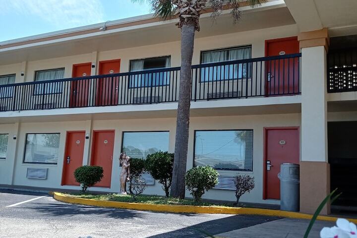 Hotel 11 of 91