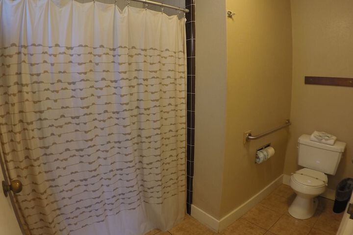 Room 83 of 176