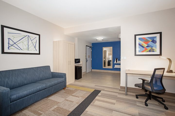 Room 41 of 66