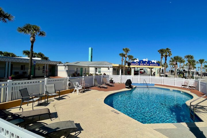 Pool 11 of 62