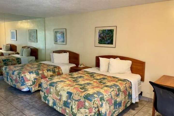 Room 12 of 27