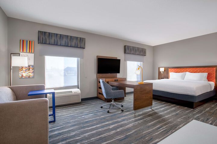 Room 32 of 38