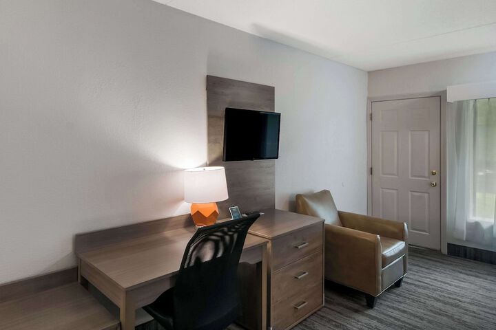 Room 17 of 30