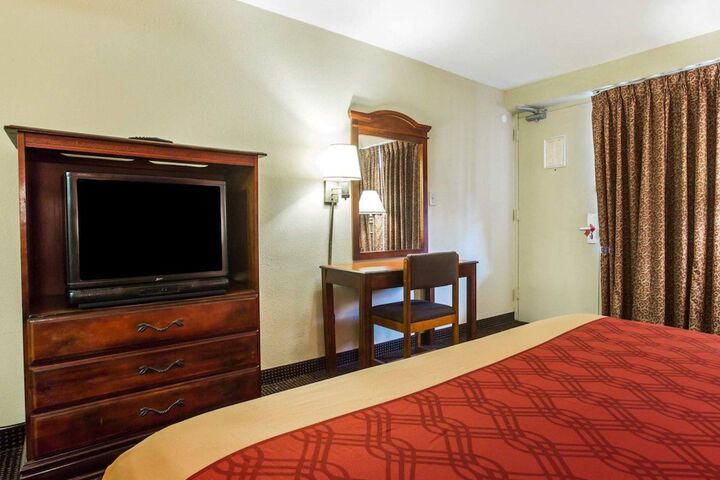 Room 16 of 30