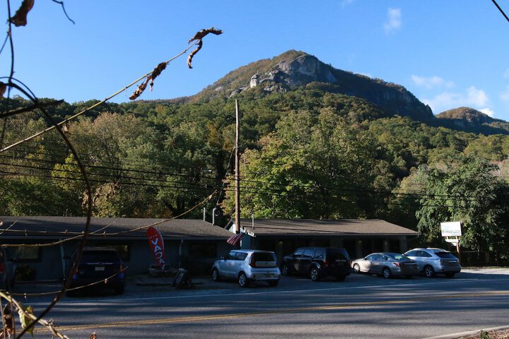 The Riverside Lodge at Chimney Rock
