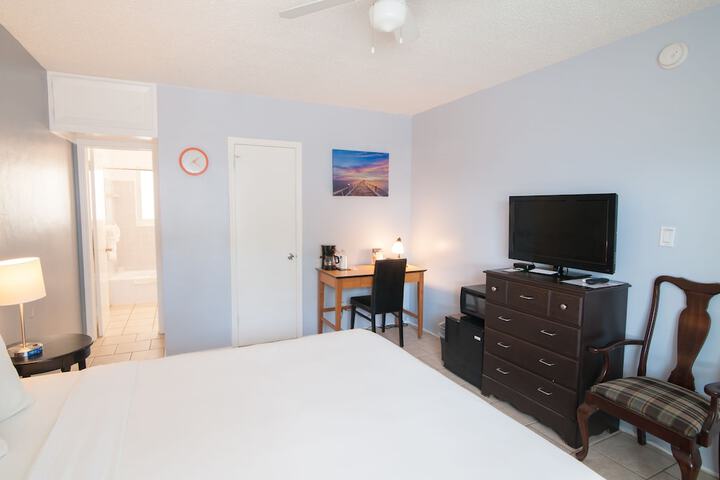 Room 34 of 50