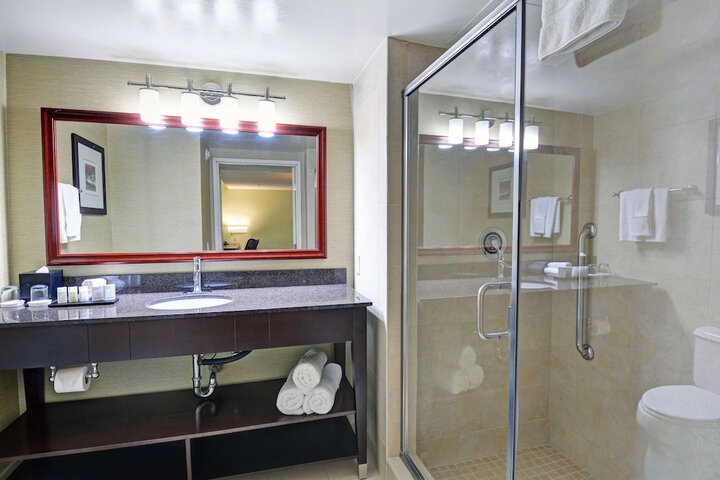 Room 17 of 38