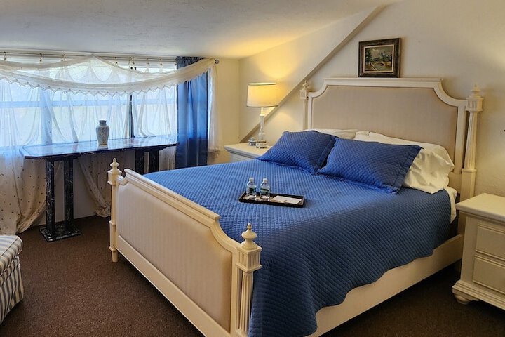 Room 64 of 104