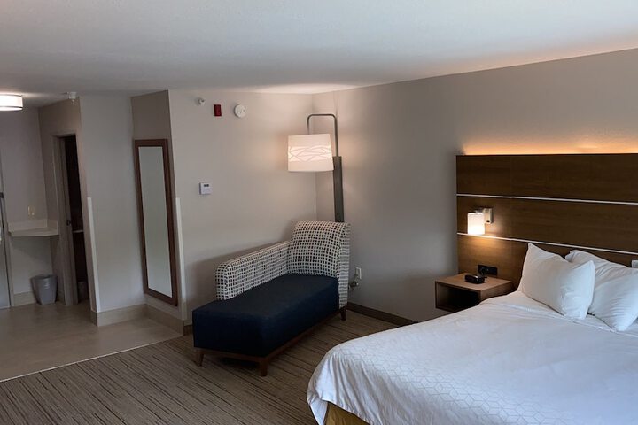 Holiday Inn Express Hotel & Suites Weston by IHG