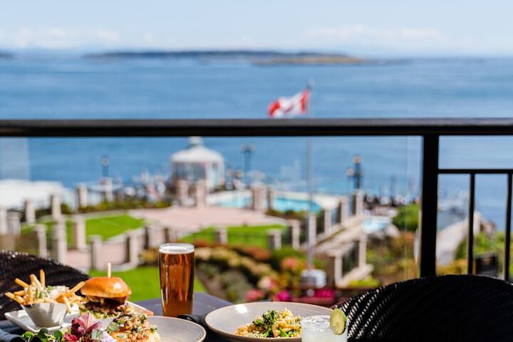 Oak Bay Beach Hotel