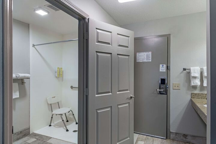 Room 21 of 26
