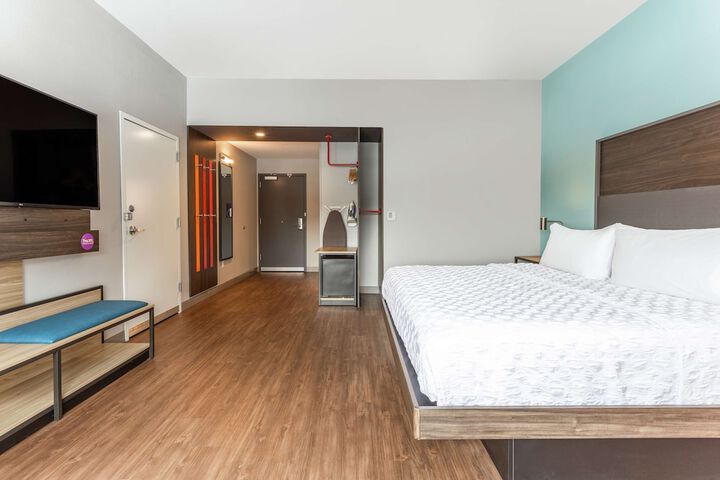 Room 16 of 32